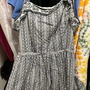 Max Studio Black and White Patterned Dress
